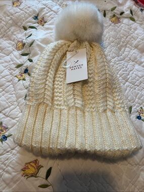 Denver Hayes Ivory Cable-Knit Pom Beanie